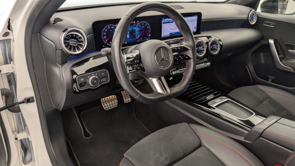 MERCEDES Classe A 180 7G-DCT AMG LINE - ref: 1-357911 - Photo 15