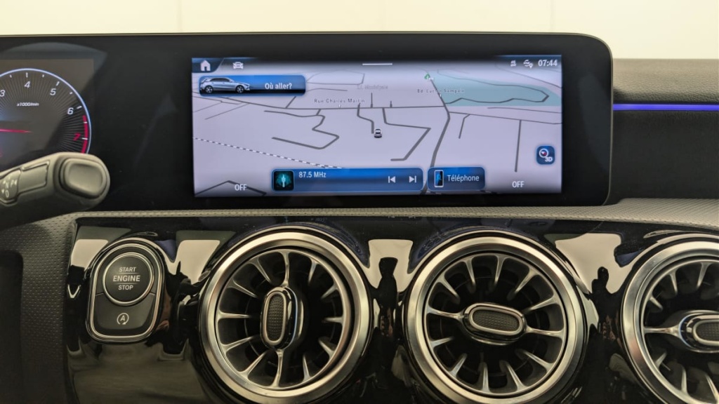 MERCEDES Classe A 180 7G-DCT AMG LINE - ref: 1-357911 - Photo 17