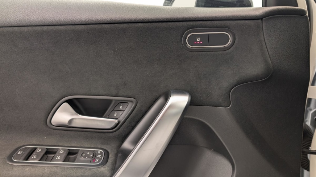 MERCEDES Classe A 180 7G-DCT AMG LINE - ref: 1-357911 - Photo 19