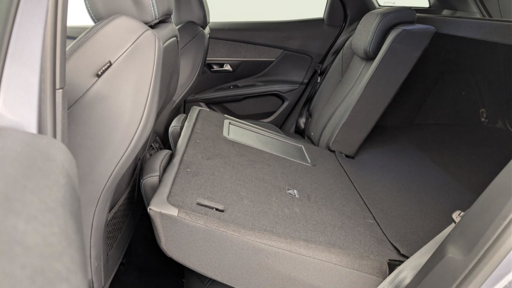 PEUGEOT 3008 Hybrid 225 e-EAT8 Allure Pack - ref: 1-357962 - Photo 12