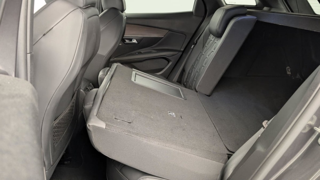 PEUGEOT 3008 Hybrid4 300 e-EAT8 GT Pack - ref: 1-358239 - Photo 12