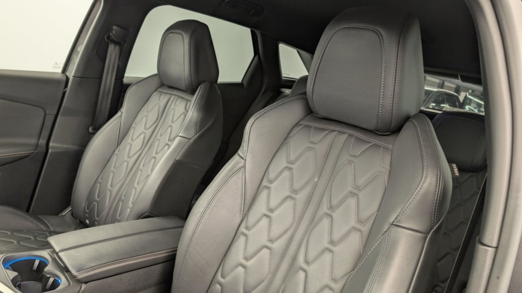 PEUGEOT 3008 Hybrid4 300 e-EAT8 GT Pack - ref: 1-358239 - Photo 16