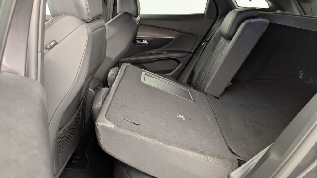 PEUGEOT 3008 Hybrid4 300 e-EAT8 GT Pack - ref: 1-358240 - Photo 12