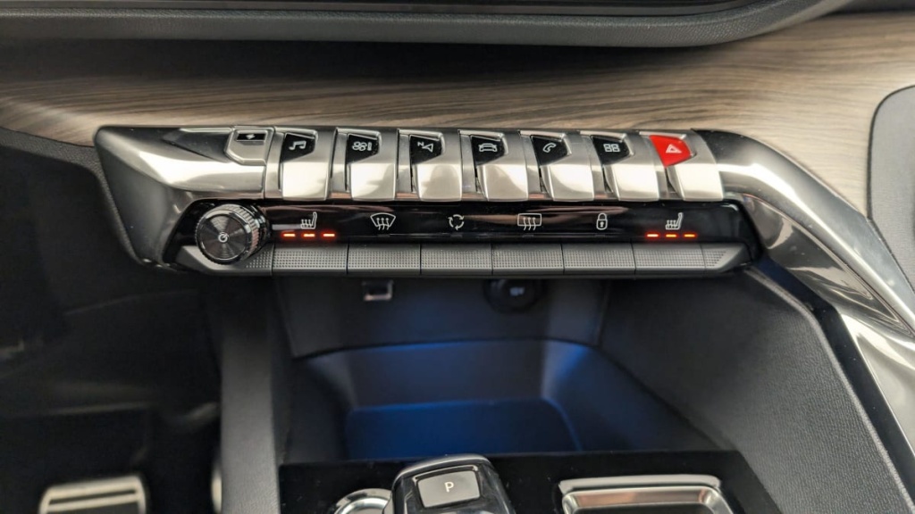 PEUGEOT 3008 Hybrid4 300 e-EAT8 GT Pack - ref: 1-358240 - Photo 20