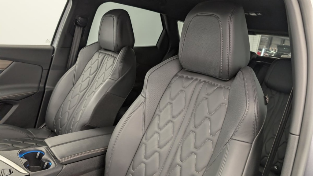 PEUGEOT 3008 Hybrid4 300 e-EAT8 GT Pack - ref: 1-358247 - Photo 16