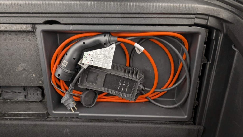 PEUGEOT 3008 Hybrid4 300 e-EAT8 GT Pack - ref: 1-358247 - Photo 20