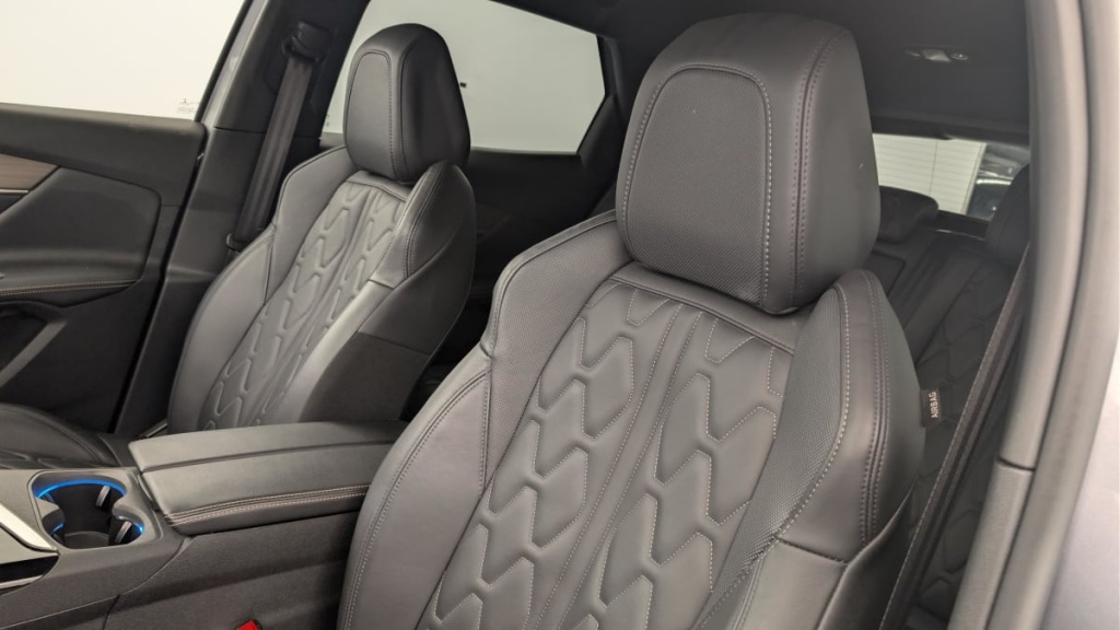 PEUGEOT 3008 Hybrid4 300 e-EAT8 GT Pack - ref: 1-358249 - Photo 16