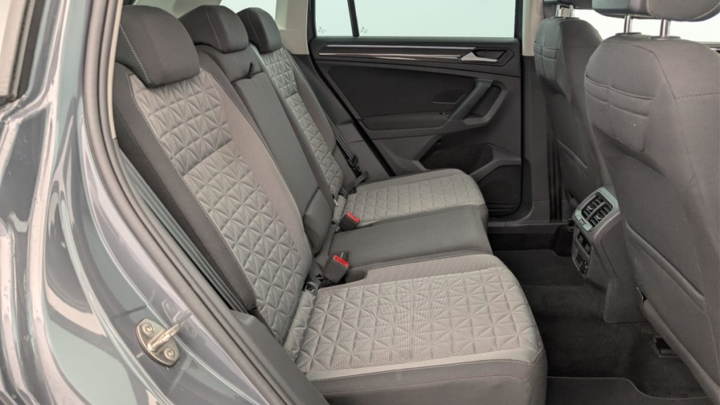 VOLKSWAGEN Tiguan 1.4 EHYBRID 245CH DSG6 LIFE - ref: 1-358250 - Photo 10