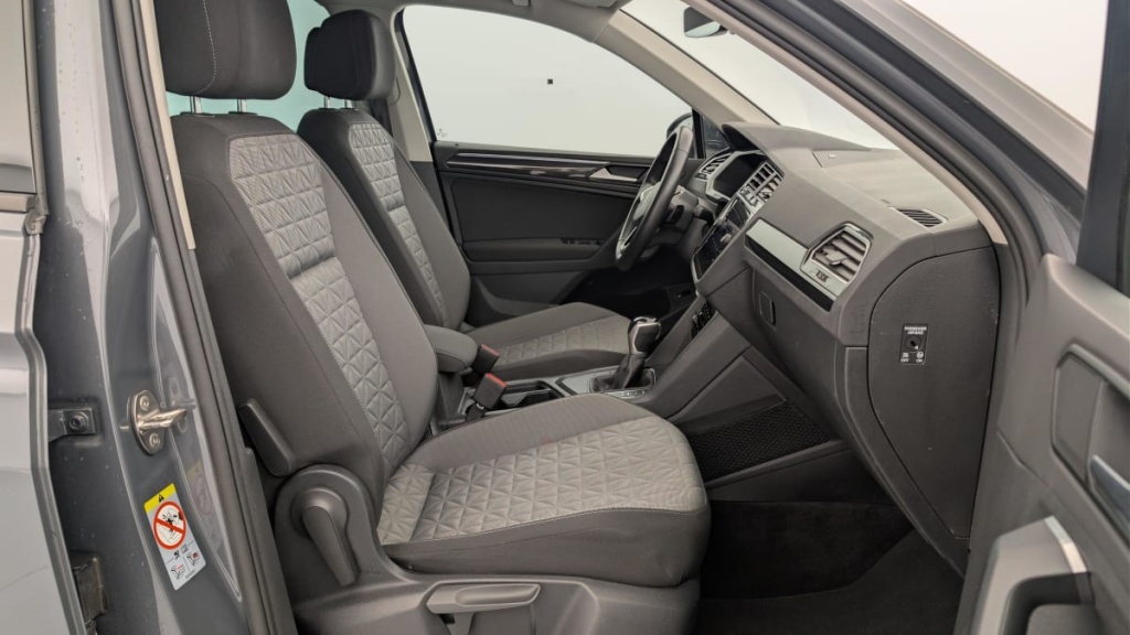 VOLKSWAGEN Tiguan 1.4 EHYBRID 245CH DSG6 LIFE - ref: 1-358250 - Photo 9
