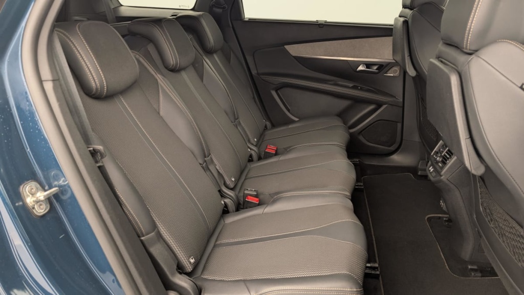 PEUGEOT 5008 Hybrid 136 e-DCS6 GT - ref: 1-358254 - Photo 10