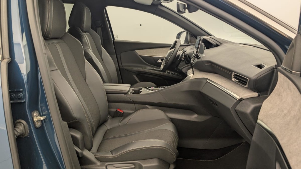 PEUGEOT 5008 Hybrid 136 e-DCS6 GT - ref: 1-358254 - Photo 9