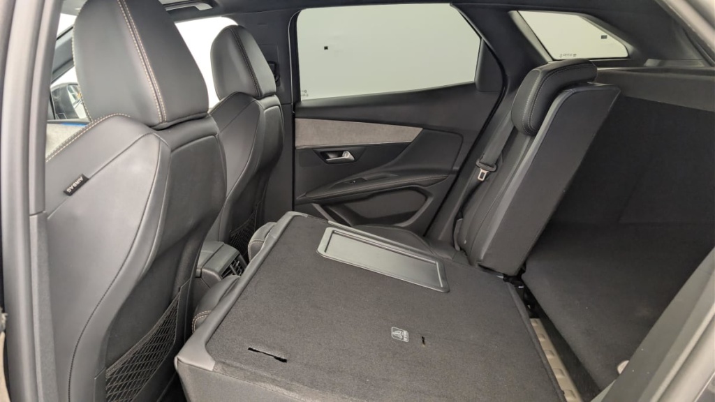 PEUGEOT 3008 Hybrid4 300 e-EAT8 GT - ref: 1-358341 - Photo 12