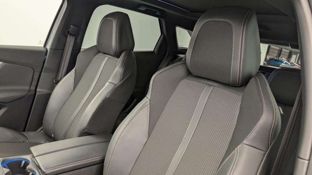 PEUGEOT 3008 Hybrid4 300 e-EAT8 GT - ref: 1-358344 - Photo 15