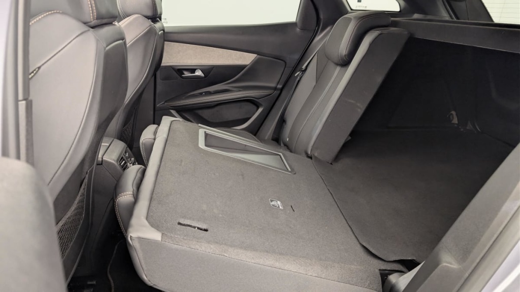 PEUGEOT 3008 Hybrid4 300 e-EAT8 GT - ref: 1-358357 - Photo 12