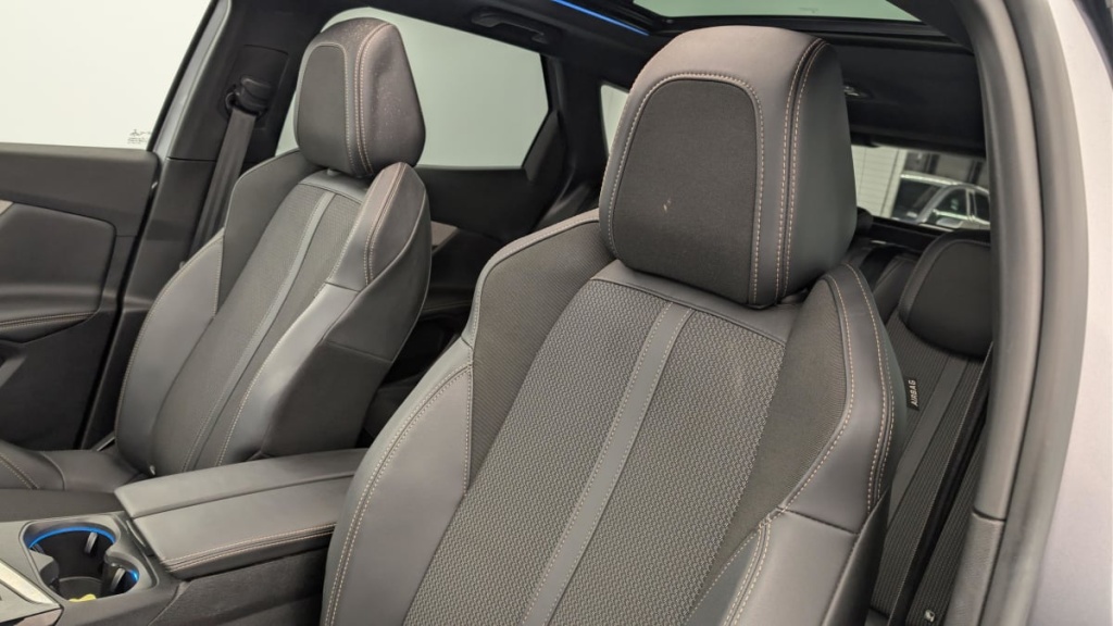 PEUGEOT 3008 Hybrid4 300 e-EAT8 GT - ref: 1-358357 - Photo 16