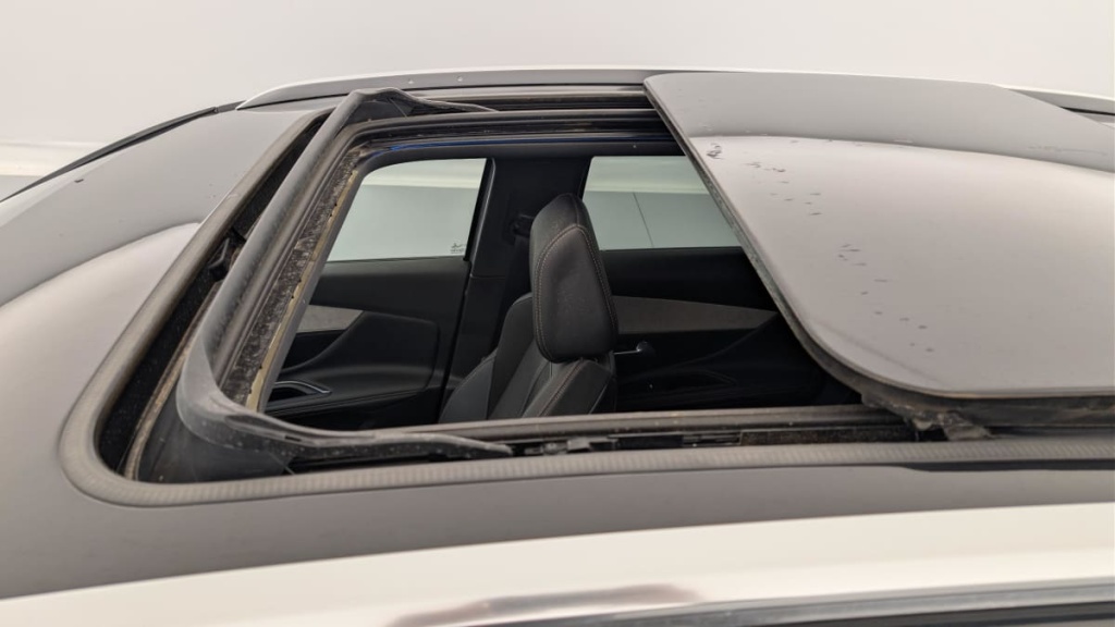 PEUGEOT 3008 Hybrid4 300 e-EAT8 GT - ref: 1-358357 - Photo 20