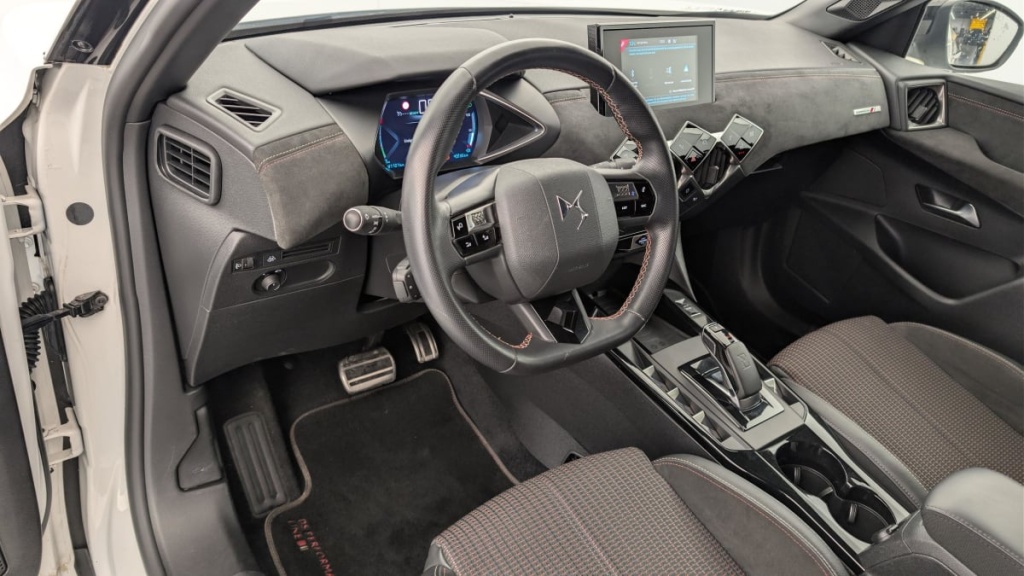 DS DS3 Crossback DS3 CROSSBACK E-TENSE PERFORMANCE LINE - ref: 1-358388 - Photo 14
