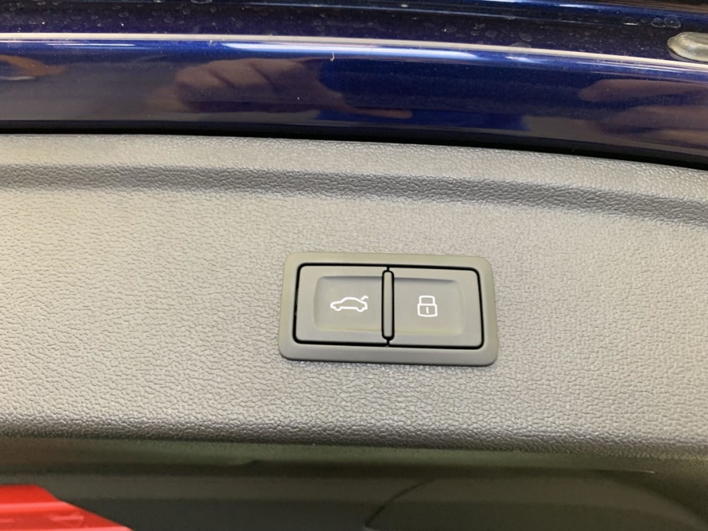 AUDI A3 Sportback 45 TFSI E HYBRIDE RECHARGEABLE 272 S TRONIC 6 S LINE - ref: 1-358888 - Photo 17