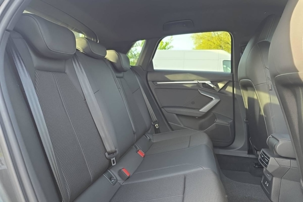 AUDI A3 Sportback 45 TFSI E HYBRIDE RECHARGEABLE 272 S TRONIC 6 S LINE - ref: 1-358891 - Photo 10