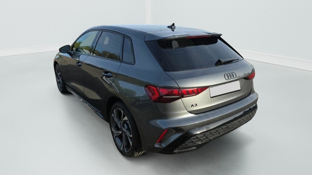 AUDI A3 Sportback 45 TFSI E HYBRIDE RECHARGEABLE 272 S TRONIC 6 S LINE - ref: 1-358893 - Photo 5