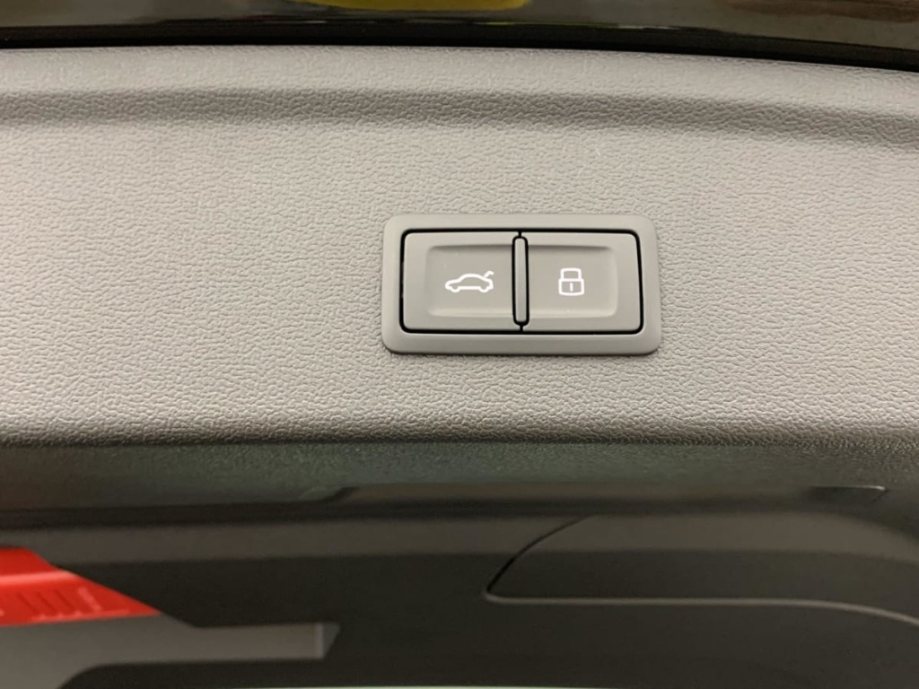 AUDI A3 Sportback 45 TFSI E HYBRIDE RECHARGEABLE 272 S TRONIC 6 S LINE - ref: 1-358898 - Photo 18