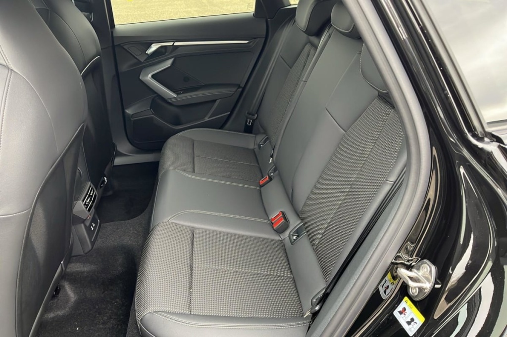 AUDI A3 Sportback 45 TFSI E HYBRIDE RECHARGEABLE 272 S TRONIC 6 S LINE - ref: 1-358906 - Photo 10