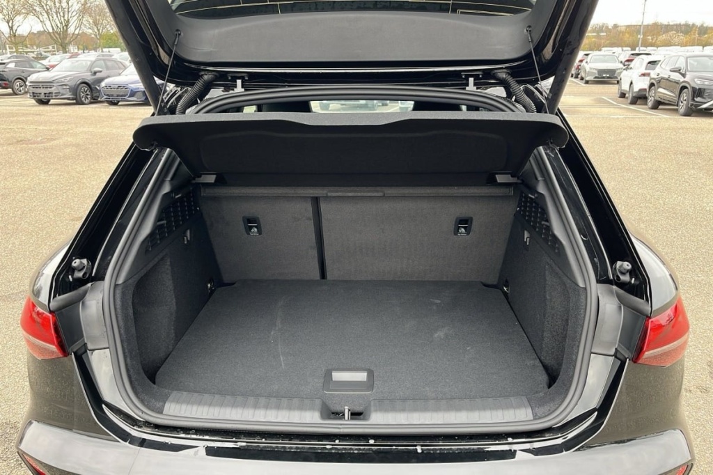 AUDI A3 Sportback 45 TFSI E HYBRIDE RECHARGEABLE 272 S TRONIC 6 S LINE - ref: 1-358906 - Photo 11