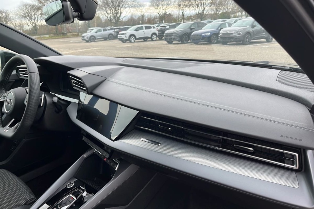 AUDI A3 Sportback 45 TFSI E HYBRIDE RECHARGEABLE 272 S TRONIC 6 S LINE - ref: 1-358906 - Photo 12