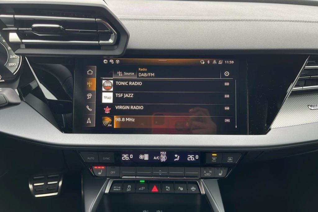 AUDI A3 Sportback 45 TFSI E HYBRIDE RECHARGEABLE 272 S TRONIC 6 S LINE - ref: 1-358906 - Photo 17