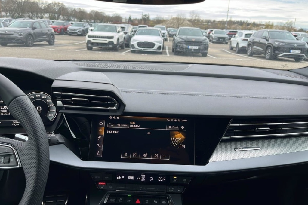 AUDI A3 Sportback 45 TFSI E HYBRIDE RECHARGEABLE 272 S TRONIC 6 S LINE - ref: 1-358906 - Photo 18