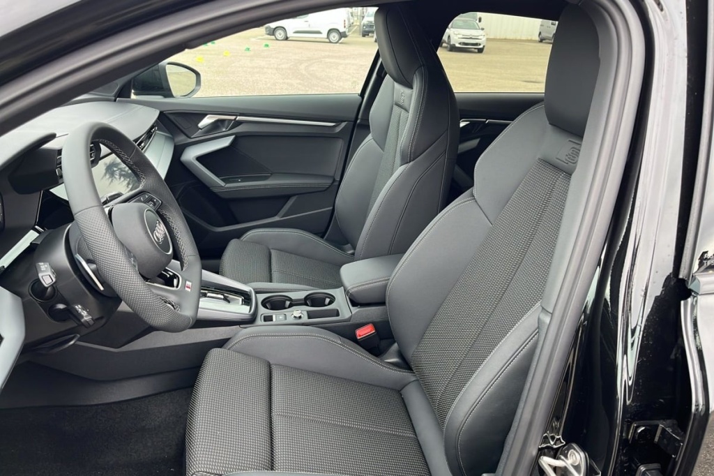 AUDI A3 Sportback 45 TFSI E HYBRIDE RECHARGEABLE 272 S TRONIC 6 S LINE - ref: 1-358906 - Photo 9