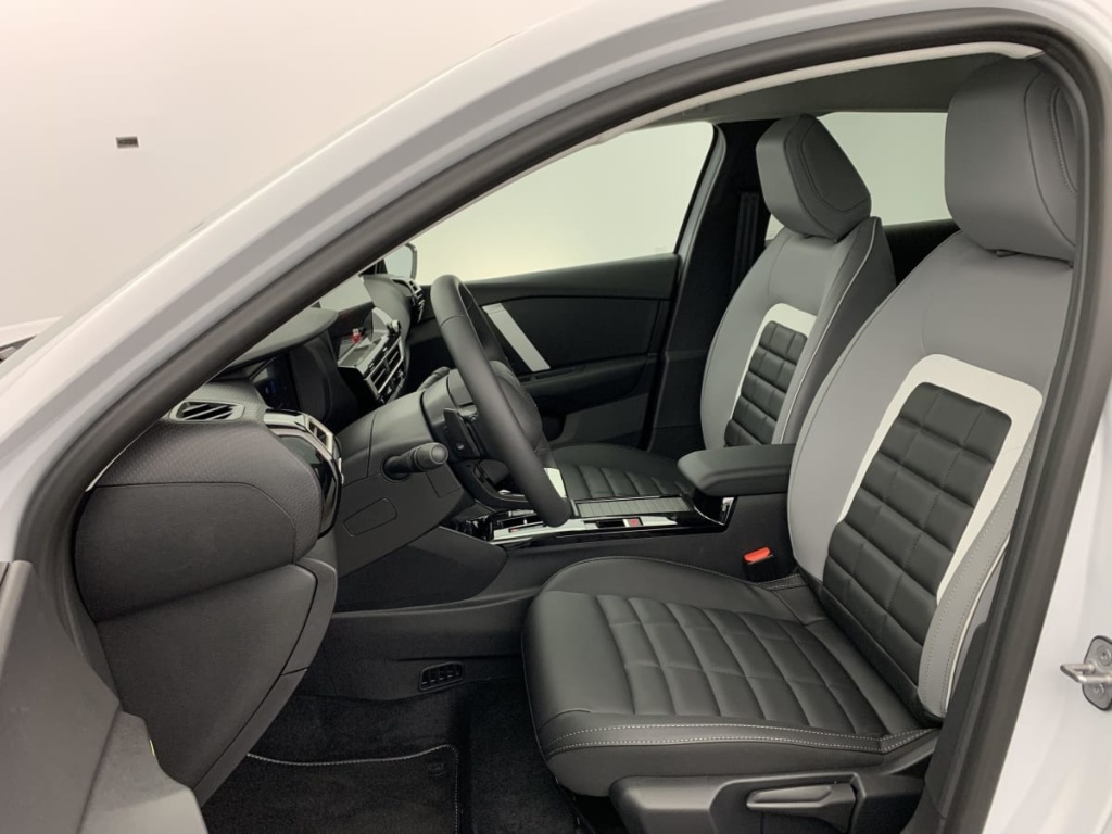 CITROEN C4 Hybride 145 e-DCS6 Max - ref: 1-359031 - Photo 16