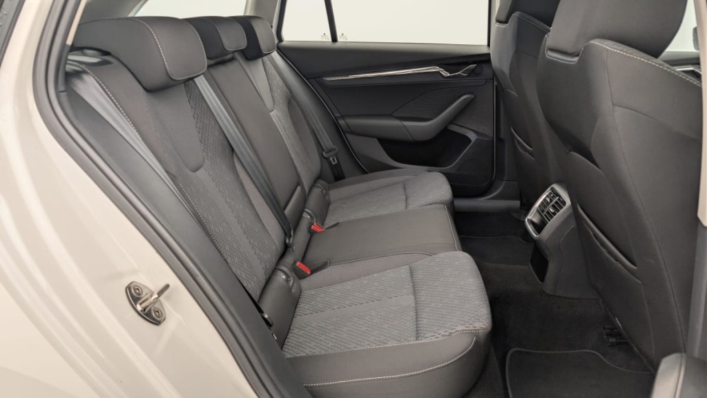 SKODA Octavia Combi 2.0 TDI 150 ch DSG7 Ambition - ref: 1-359262 - Photo 10