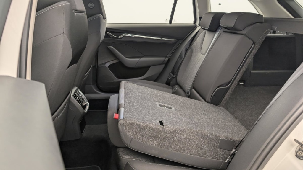 SKODA Octavia Combi 2.0 TDI 150 ch DSG7 Ambition - ref: 1-359262 - Photo 12