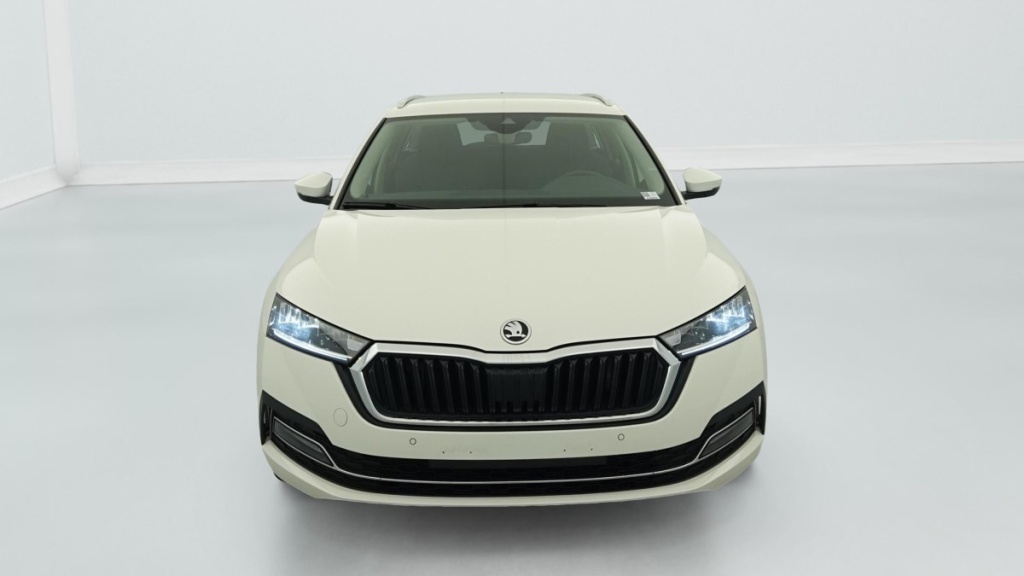 SKODA Octavia Combi 2.0 TDI 150 ch DSG7 Ambition - ref: 1-359262 - Photo 2
