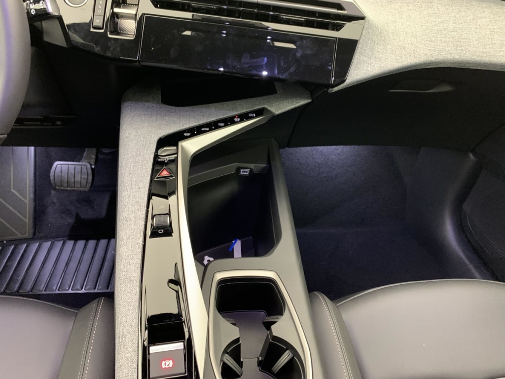 PEUGEOT 5008 Hybrid 145 e-DCS6 Allure - ref: 1-359448 - Photo 19