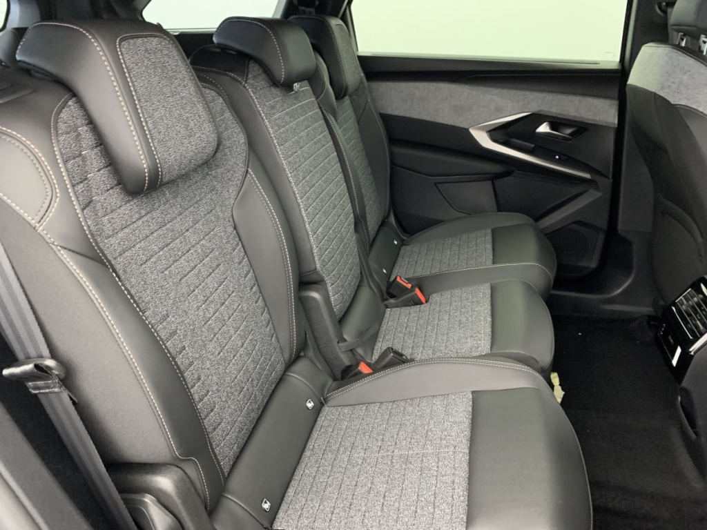 PEUGEOT 5008 Hybrid 145 e-DCS6 Allure - ref: 1-359456 - Photo 10