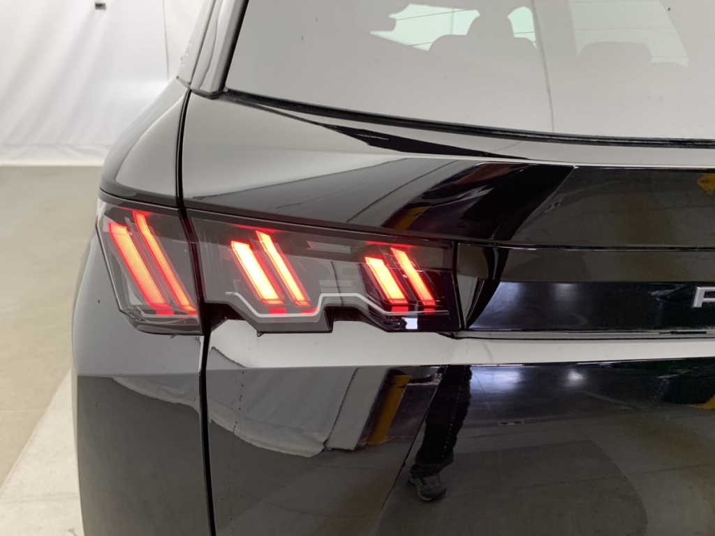 PEUGEOT 5008 Hybrid 145 e-DCS6 Allure - ref: 1-359456 - Photo 13