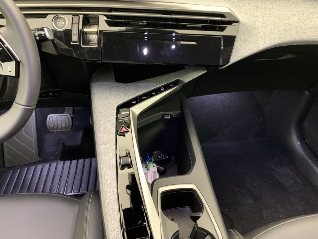 PEUGEOT 5008 Hybrid 145 e-DCS6 Allure - ref: 1-359459 - Photo 16