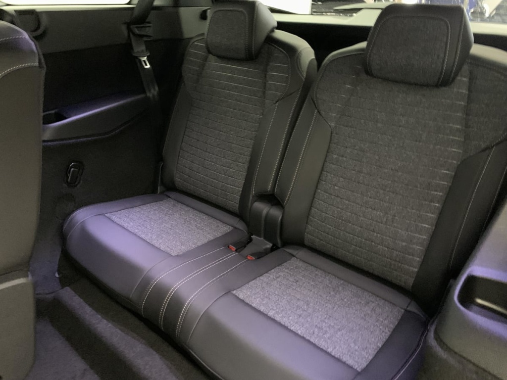 PEUGEOT 5008 Hybrid 145 e-DCS6 Allure - ref: 1-359459 - Photo 18