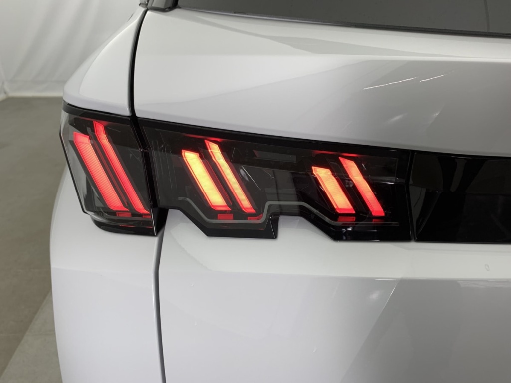 PEUGEOT 5008 Hybrid 145 e-DCS6 Allure - ref: 1-359462 - Photo 13