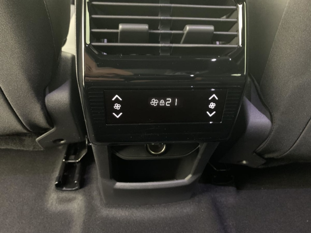 PEUGEOT 5008 Hybrid 145 e-DCS6 Allure - ref: 1-359463 - Photo 19