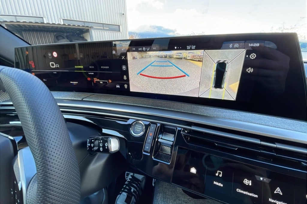 PEUGEOT 5008 Hybrid 145 e-DCS6 GT - ref: 1-359496 - Photo 19