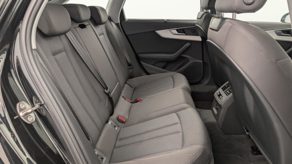 AUDI A4 Avant 35 TDI 163 S tronic 7 Design - ref: 1-360447 - Photo 10