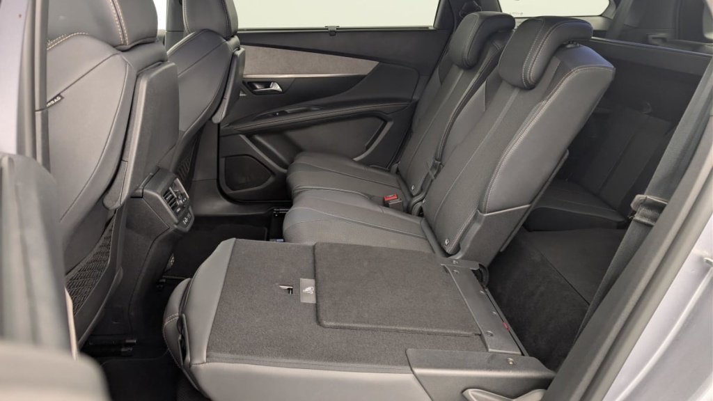 PEUGEOT 5008 Hybrid 136 e-DCS6 GT - ref: 1-360679 - Photo 12