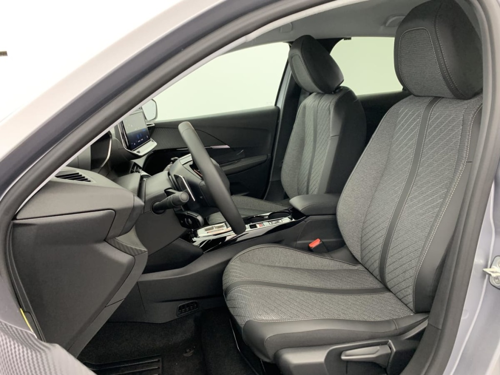 PEUGEOT 208 Hybrid 110 e-DCS6 Allure - ref: 1-360699 - Photo 16