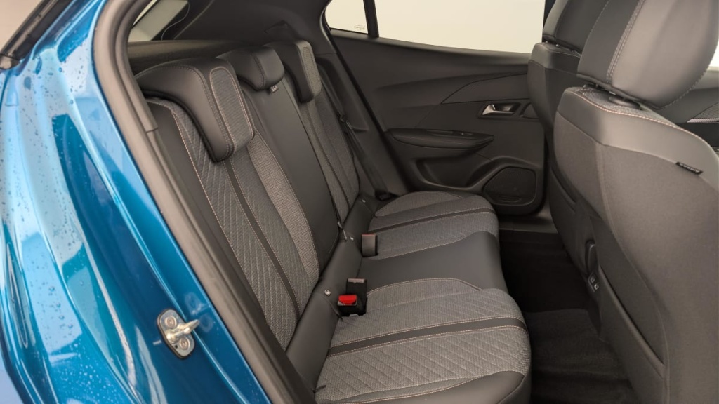 PEUGEOT 2008 Hybrid 136 e-DCS6 Allure - ref: 1-360716 - Photo 10