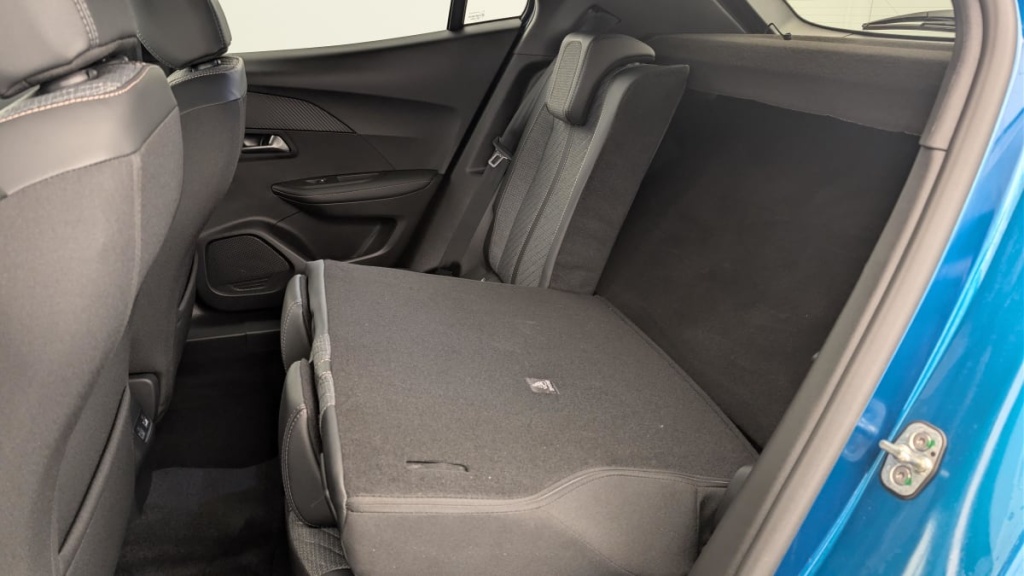 PEUGEOT 2008 Hybrid 136 e-DCS6 Allure - ref: 1-360716 - Photo 12