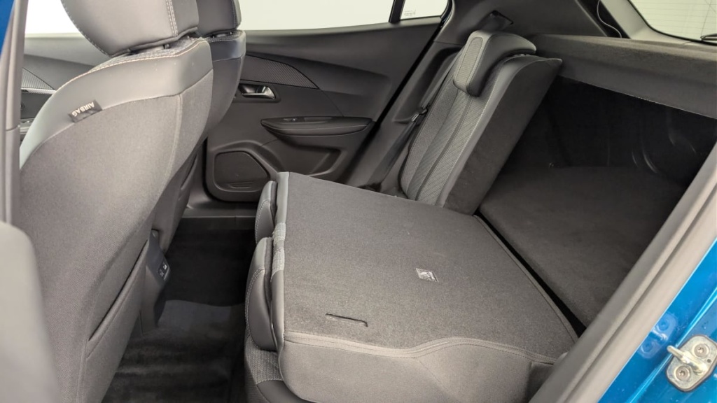 PEUGEOT 2008 Hybrid 136 e-DCS6 Allure - ref: 1-360719 - Photo 12