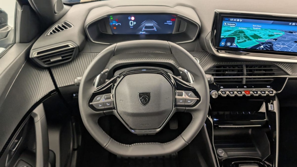 PEUGEOT 2008 Hybrid 136 e-DCS6 Allure - ref: 1-360719 - Photo 14